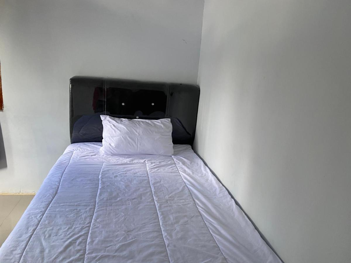 Khalisa Home Syariah Pontianak Luaran gambar